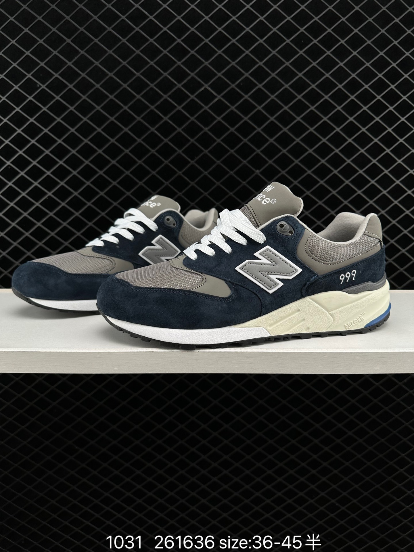 New Balance  NB999